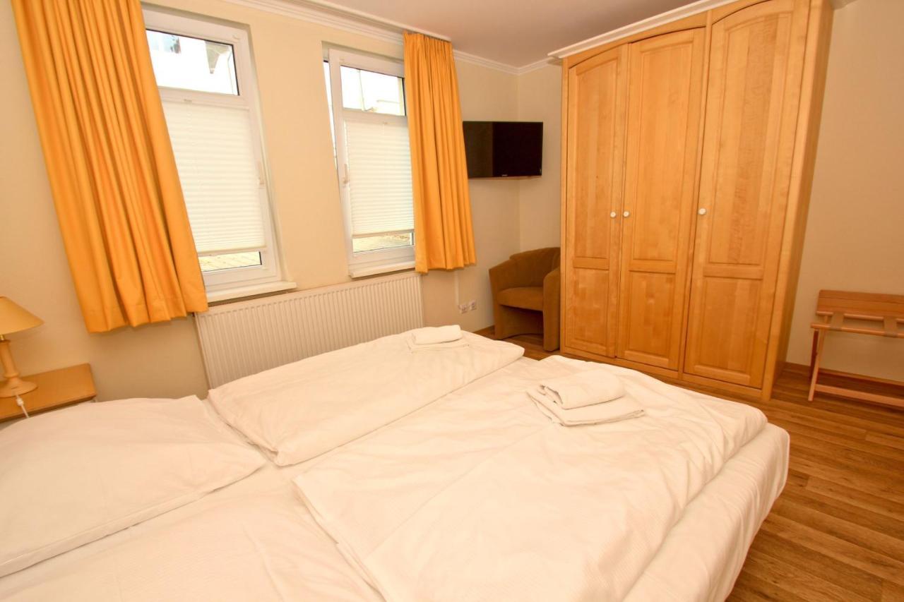 גוהרן Mit Meerblick Und Balkon, Gratis Nutzung Vom Ahoi Erlebnisbad Und Sauna In Sellin - Meeresblick Fewo 35 מראה חיצוני תמונה